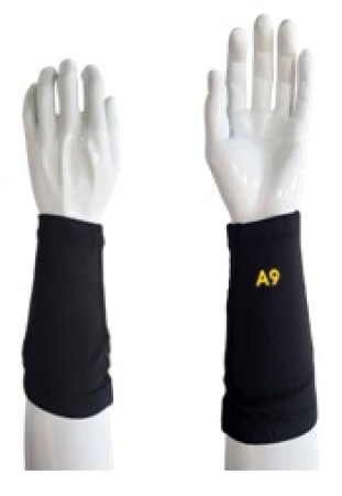 COMPRESSION WRIST SLEEVE WITH A 9 LACERATION Protection (BLACK) COMPRESSION WRIST SLEEVE WITH A 9 LACERATION Protection (BLACK)